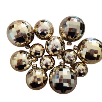 12 db arany gömbdekoráció tortára, vegyes méret kép