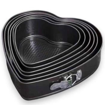 6 részes szív alakú kapcsos tortaforma készlet kép