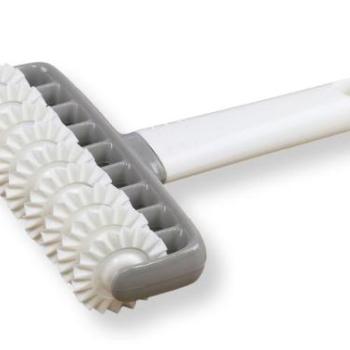 9 görgős műanyag cakkos tésztavágó kép