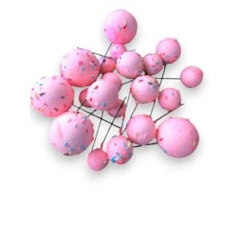 Babarózsaszín csillámos gömbdekoráció tortára, beszúró kép