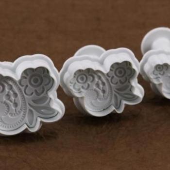 Boglárka fondant kiszúró – elegáns tortadíszekhez kép