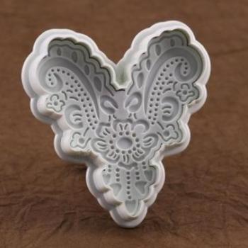 Csipkeszív Fondant Kiszúró – Elegáns Tortadekorációkhoz kép
