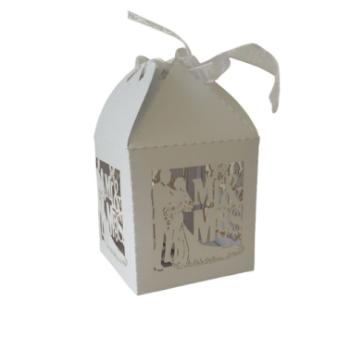 Fehér Mr&Mrs ajándékdoboz 6*6 cm 24 db kép