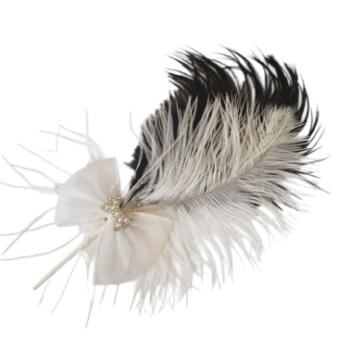 Fekete-fehér tollas tortadísz kép