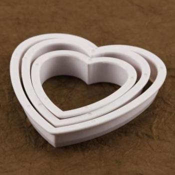 Szív alakú Sütemény Kiszúró Készlet – 3 Darabos kép