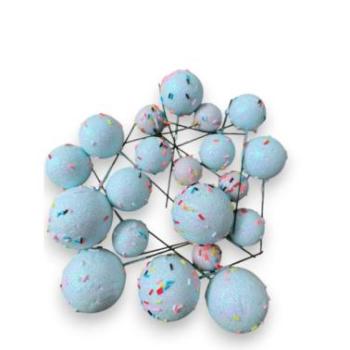 Világoskék csillámos gömbdekoráció tortára, beszúró  kép